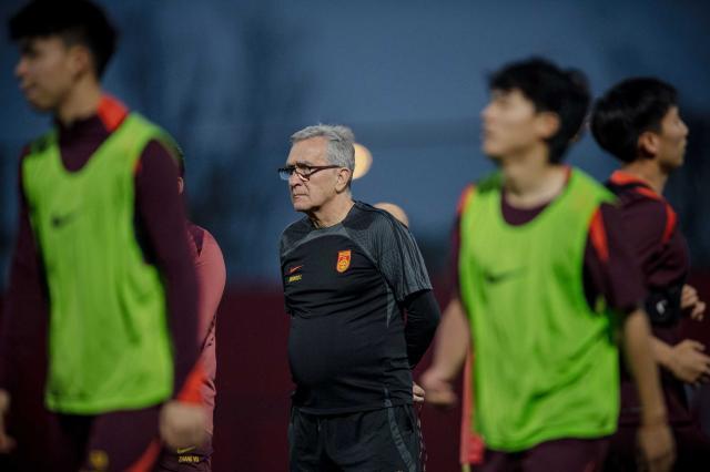 开云app-国足南征在即伊万定调拒绝冒进 强攻前提抓好防守