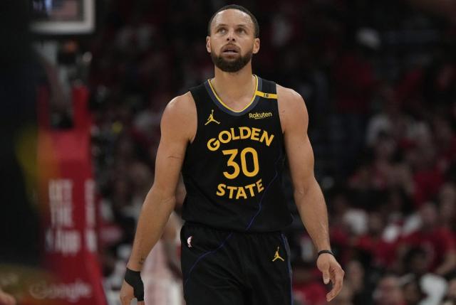 开云体育下载-库里受伤后泪洒更衣室 赛程密集复出窗口只剩一个