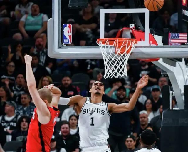 开云体育下载-死亡五大！马刺新赛季首发揭晓 波波维奇逆势而为