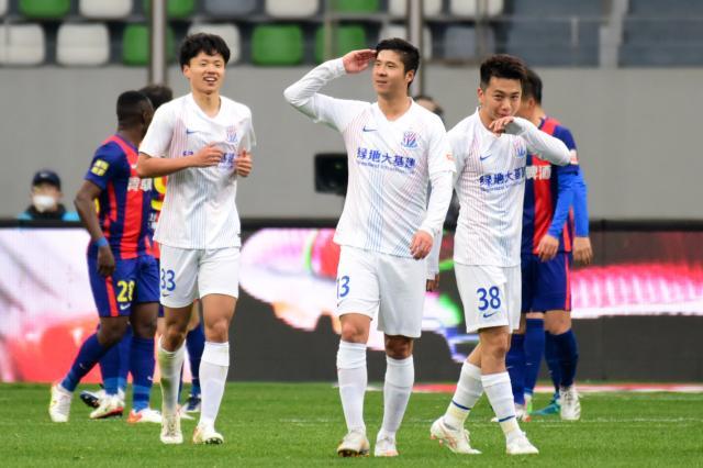 开云-【中超】赵明剑任意球破门 青岛0比1负申花形势危急