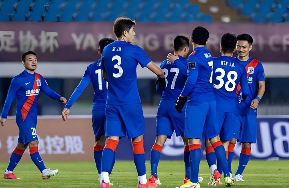 开云-杨帅为何刚来申花就坐稳主力中卫，热身赛接连出战，原因找到了