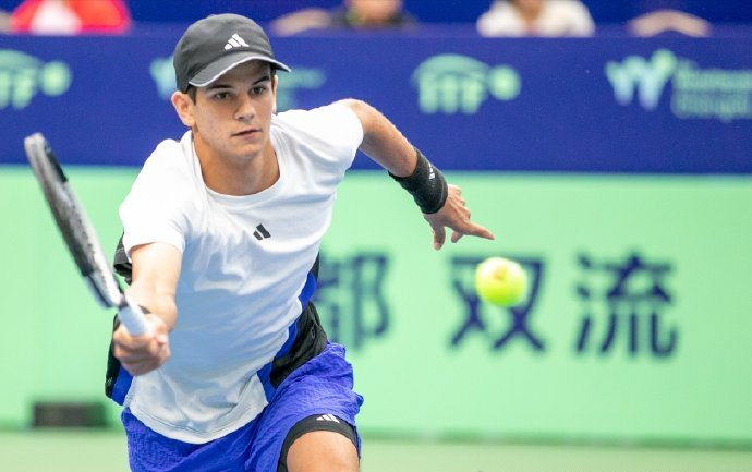 西班牙小将霍达尔创生涯最佳排名，用实力证明自己绝非流星|大满贯|莱赫奇卡|决赛|杰里|蒂兰_新浪新闻